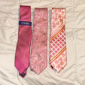 Fashionable men’s ties, handkerchiefs
